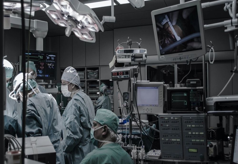 FBI avertizează că dispozitivele medicale folosite pe scară largă au sute de vulnerabilități