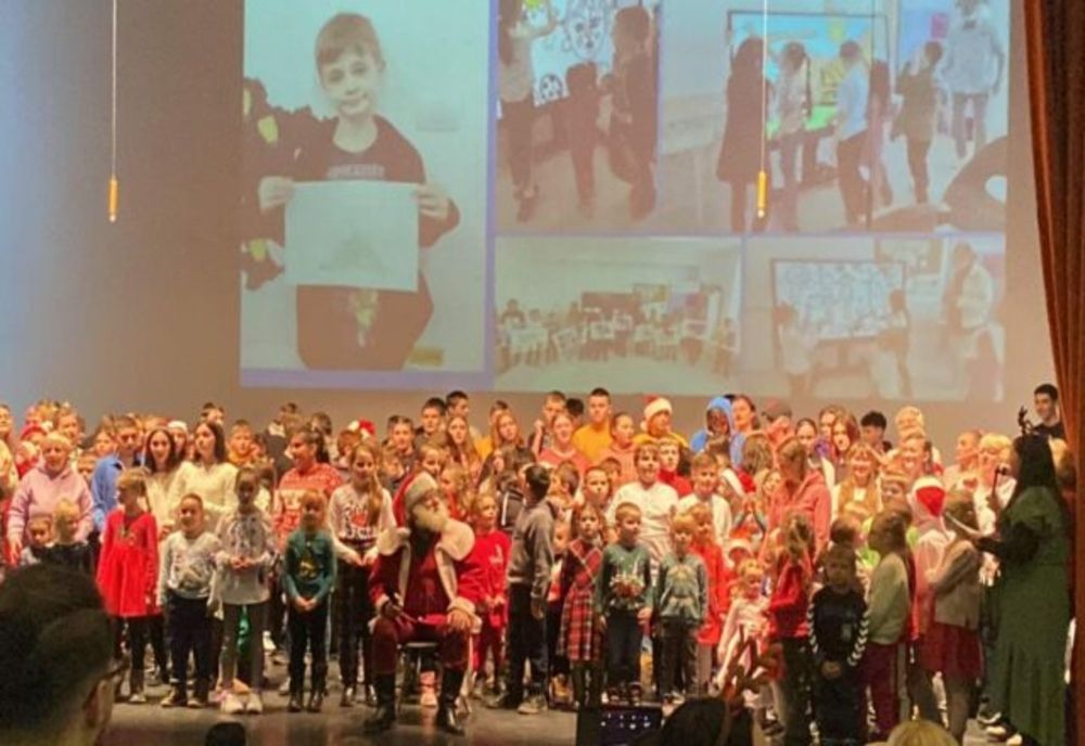 Peste 150 de copii din Ucraina au participat la un spectacol de colinde la Teatrul „Matei Vișniec” 