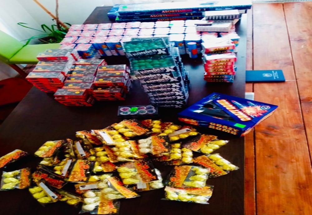 Materiale pirotehnice, comercializate ilegal,  confiscate de jandarmii suceveni