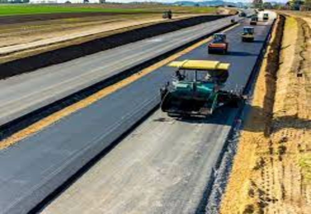 Peste 141 milioane lei pentru investiții în drumuri, poduri, apă și canalizare. Ce proiecte sunt finanțate în județele din Moldova