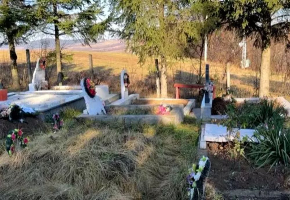 Anchetă de amploare la Suceava după ce un cimitir a fost vandalizat. Polițiștii sunt pe urmele făptașilor - VIDEO