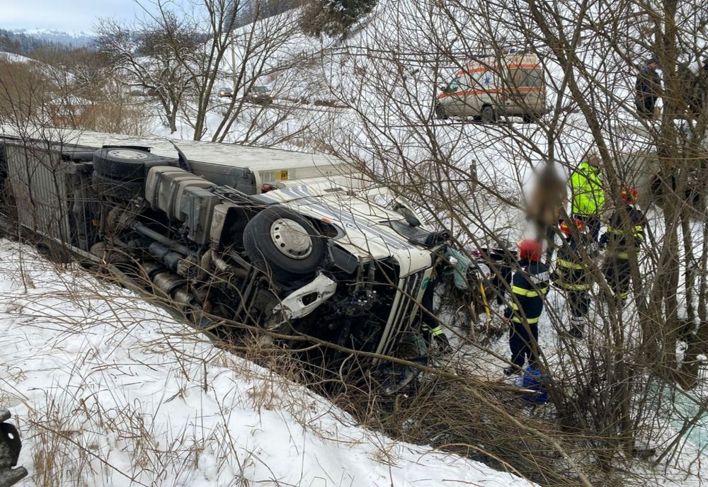 Intervenție contracronometru a pompierilor suceveni pentru salvarea unui șofer- FOTO