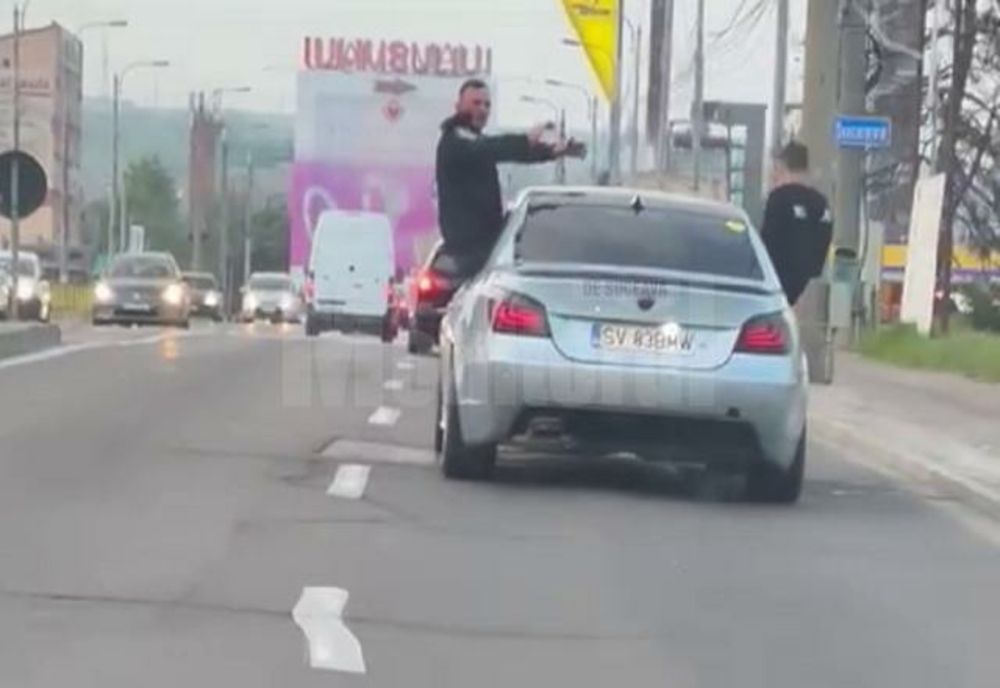 O tânără cu permis de câteva zile, șofer de ocazie pentru doi „cascadori”. Toți trei au sfârșit amendați