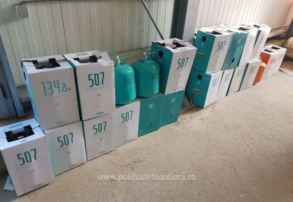 Freon în valoare de 6.200 lei, depistat la Vicovu de Sus
