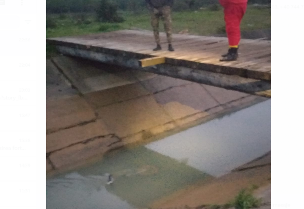 Un băiețel de 5 ani, a fost găsit mort într-un canal cu apă. Micuțul se plimba cu bicicleta