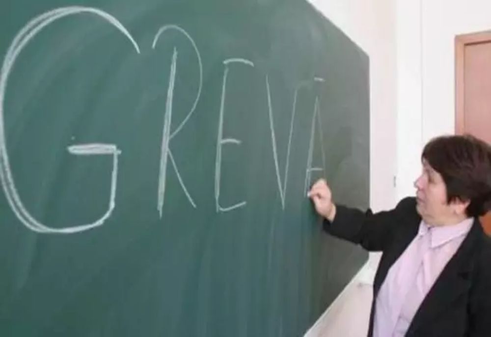 GREVĂ JAPONEZĂ ÎN EDUCAȚIE. DASCĂLII SE OPUN CONCEDIERILOR ȘI REDUCERII CHELTUIELILOR BUGETARE 