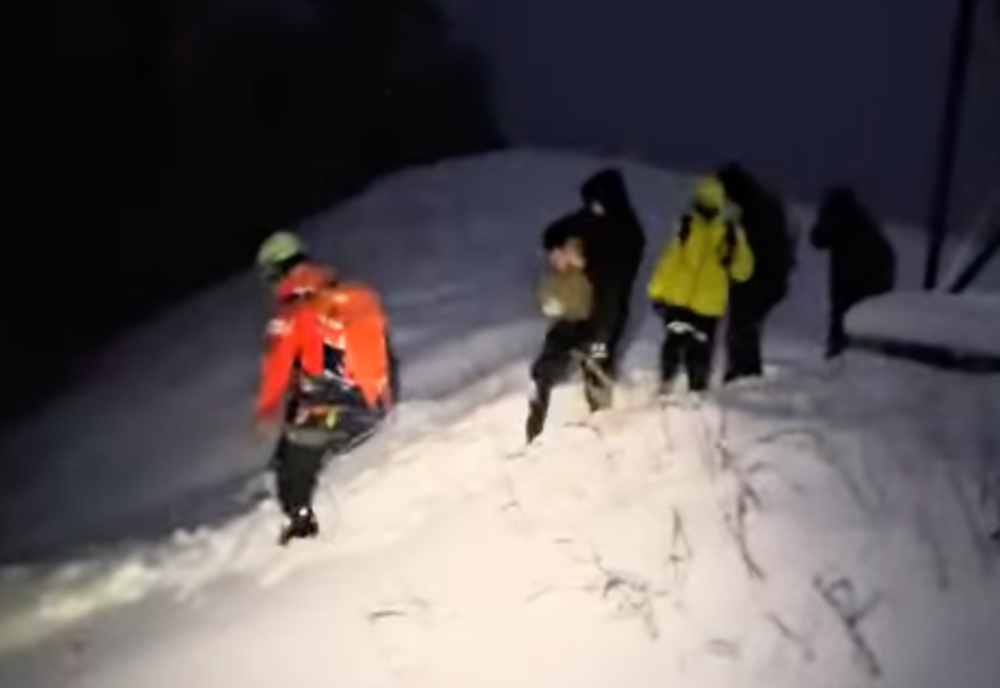 4 TURIŞTI EPUIZAŢI, RĂMAȘI BLOCAŢI ÎNTR-O ZONĂ DE ABRUPT DIN CEAHLĂU