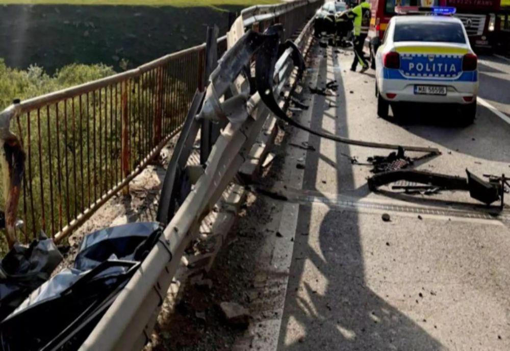 GRAV ACCIDENT PE DN17: UN BĂRBAT A RUPT UN PARAPET DE PROTECȚIE DUPĂ CE A PIERDUT CONTROLUL MAȘINII