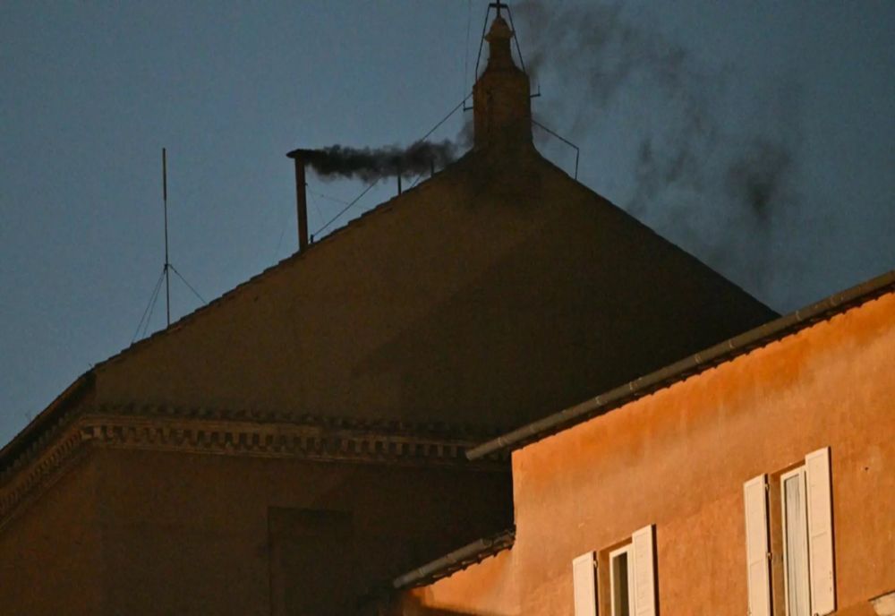 BĂTAIE CU PUMNII ȘI O FARSĂ ÎNTRE CARDINALI. O SCURTĂ ISTORIE A CONCLAVELOR