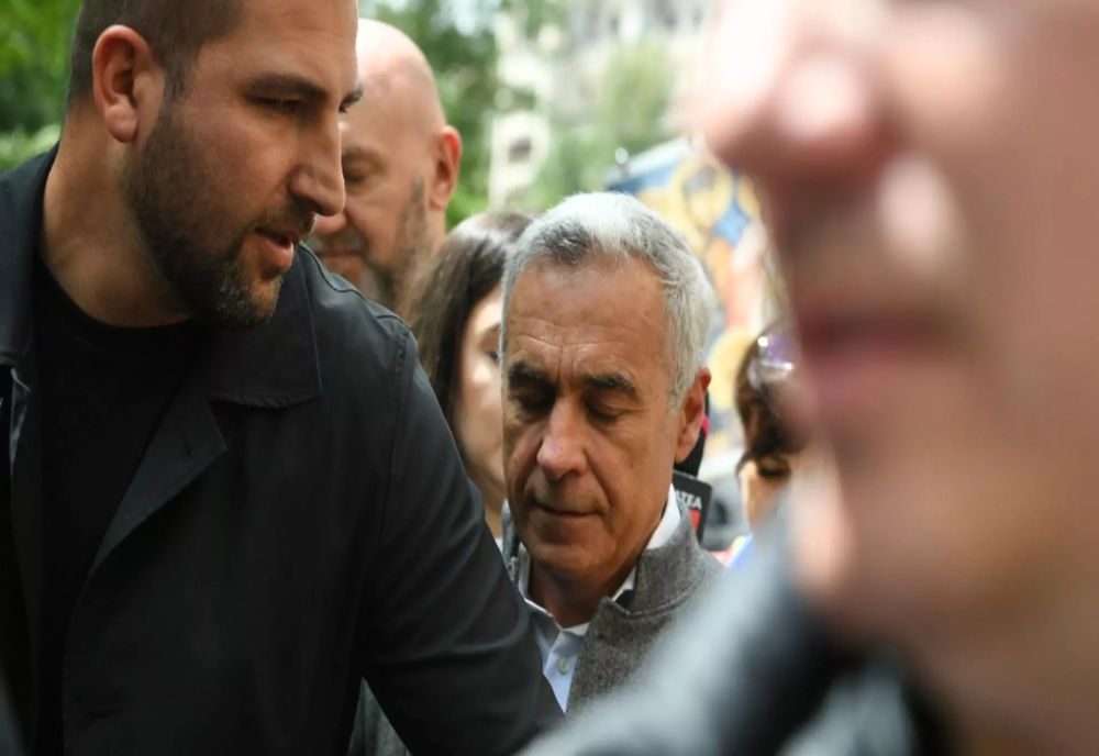 STATUL PARALEL E DISPERAT: CĂLIN GEORGESCU A DEVENIT INCULPAT. CE SPUN PROCURORII: COMPLICITATE LA TENTATIVĂ LA COMITEREA UNOR ACȚIUNI ÎMPOTRIVA ORDINII CONSTITUȚIONALE