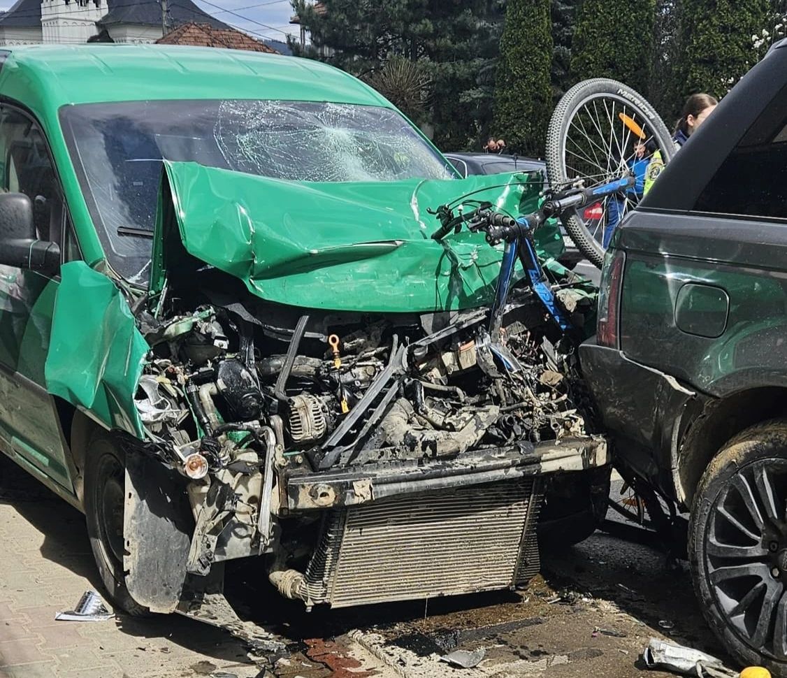 Accident grav la Vama