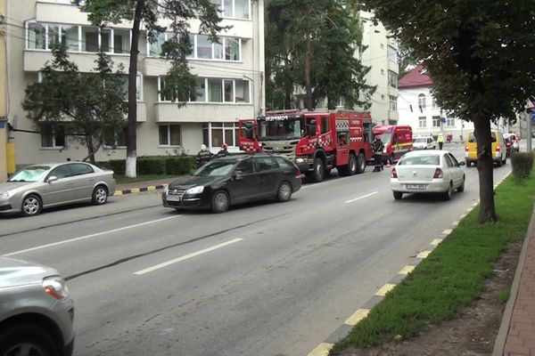 Fum și panică într-un bloc din municipiul Suceava FOTO