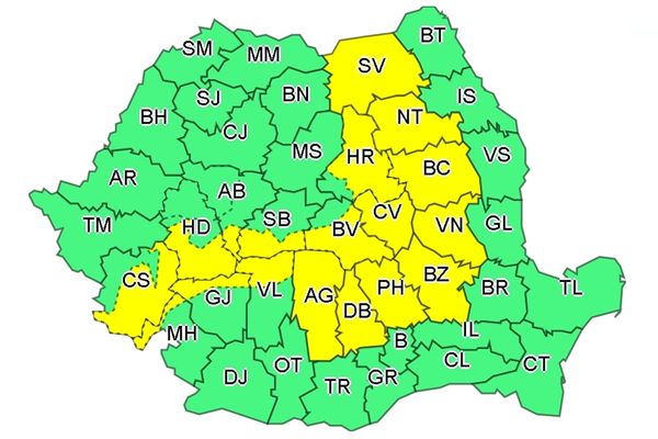 Cod galben de furtuni de duminică până luni dimineață, în județul Suceava