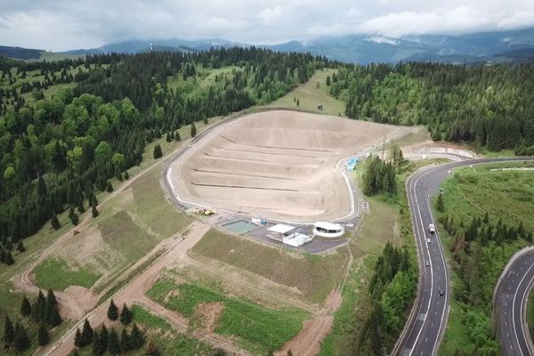 Tribunalul Suceava a anulat hotărârea Consiliului Local Pojorîta privind transferul terenului de sub groapa de gunoi