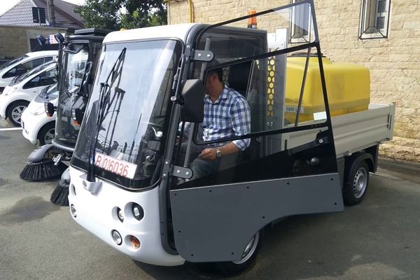 VIDEO Primăria Suceava a plătit 1,6 milioane de lei pe două mașinuțe electrice