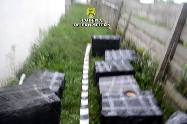 VIDEO Focuri de armă la granița cu Ucraina. Trei ucraineni traficanți de țigări au fost reținuți