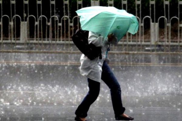 Cod galben de ploi torențiale și grindină pentru mai multe localități din județul Suceava