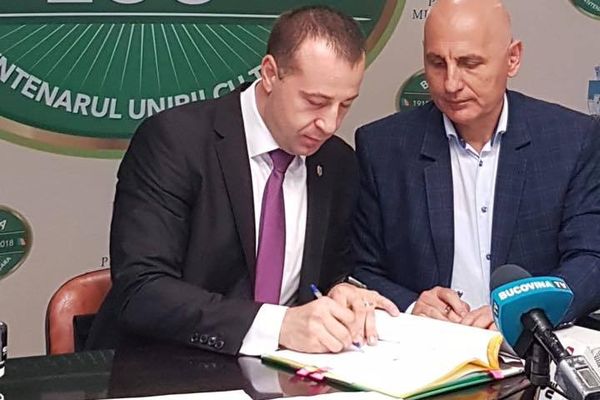 A fost semnat contractul de finanțare pentru reabilitarea clădirii Primăriei Suceava  FOTO