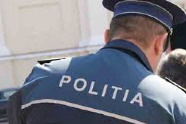 Un agent de poliție sucevean a fost trimis în judecată pentru luare de mită, abuz în serviciu cu obținerea de foloase necuvenite, fals intelectual și uz de fals