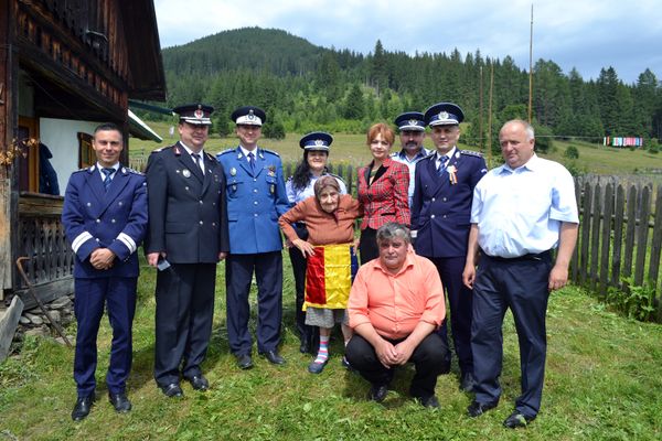 FOTO Șase suceveni născuți în anul Marii Uniri, aniversați de autorități