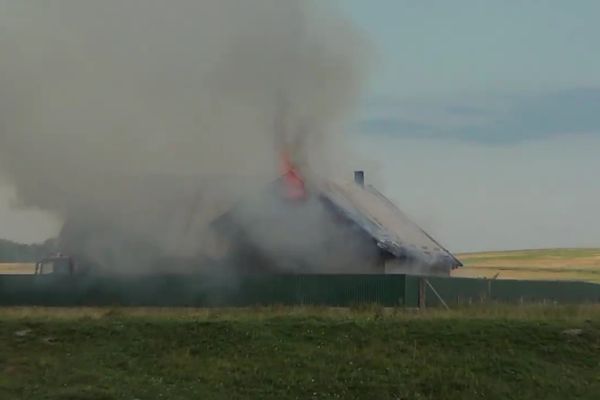 Incendiu de proporții la o gospodărie din Marginea. Pagubele se ridică la aproximativ 80.000 de lei