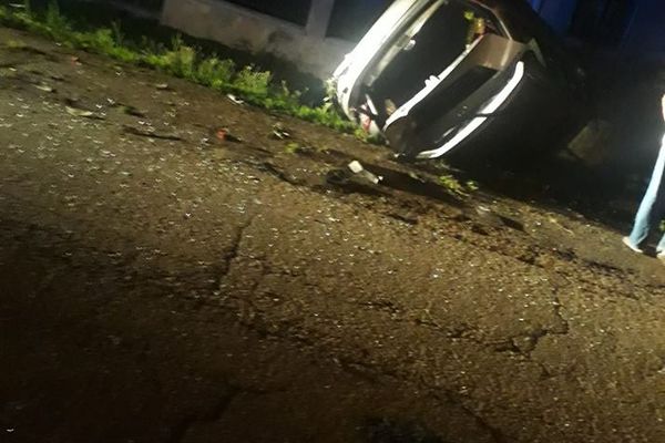 O femeie și doi copii, de trei și cinci ani, accidentați de un șofer băut FOTO