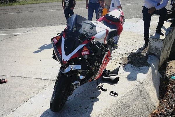Voitinel. Motociclist accidentat de un șofer care nu a acordat prioritate FOTO