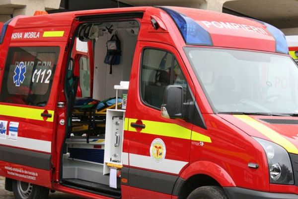 O fetiță de nouă ani ajuns cu arsuri la spital după ce tatăl ei a aruncat cu lichid fierbinte pe ea