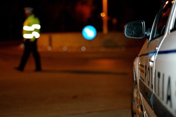 Dornești. Un bărbat a încredințat autoutilitara fiicei sale fără permis