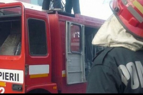 Un bărbat din comuna Cornu Luncii s-a imbătat și a dat foc la casă