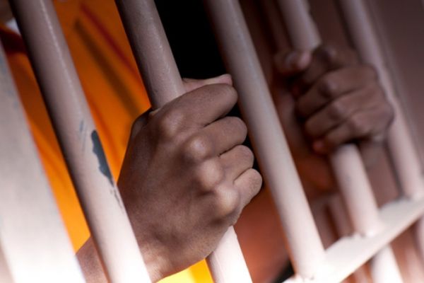 Un bărbat condamnat la închisoare pentru violență în familie, prins și încarcerat în Penitenciarul Botoșani