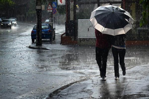 Informare meteo de ploi torențiale, descărcări electrice și vânt puternic