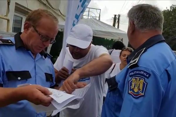 VIDEO Voluntarii Fără Penali, hărțuiți de Poliția Locală Rădăuți