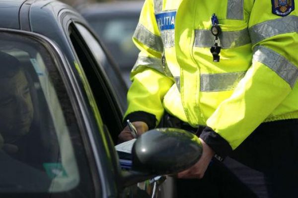 115 permise auto reținute într-o săptămână
