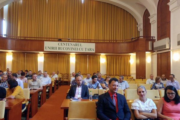 Videoconferință despre cadastrarea gratuită a terenurilor