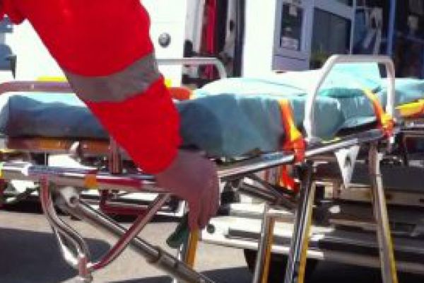 Accident de muncă la Rădăuți. Un muncitor a ajuns în stare gravă la spital