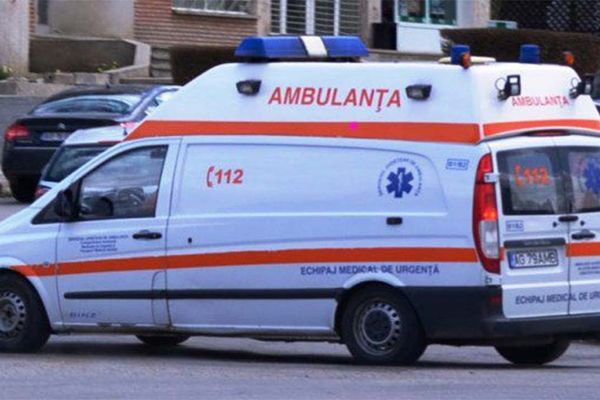 Accident în Ipotești. Trei victime în urma coliziunii dintre trei autoturisme