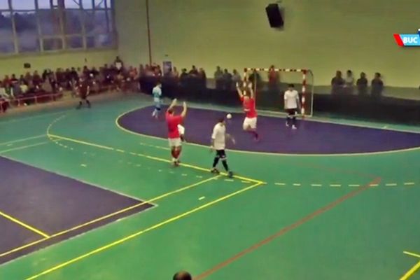 VIDEO Lovitura de start a Ligii I la futsal s-a dat la Vicovu de Jos