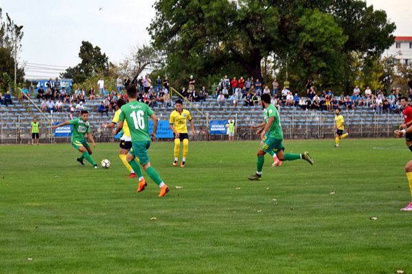 Foresta pierde cu 1-0 la Focșani, după 54 de minute în inferioritate
