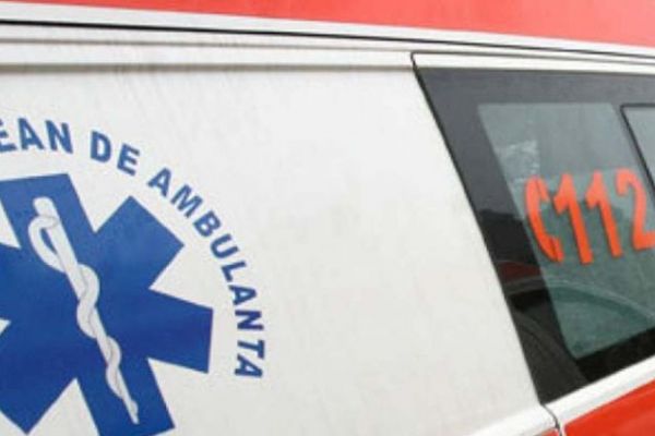 Fetiță ținută acasă o zi cu arsuri după ce a căzut în oala cu ciorbă fierbinte