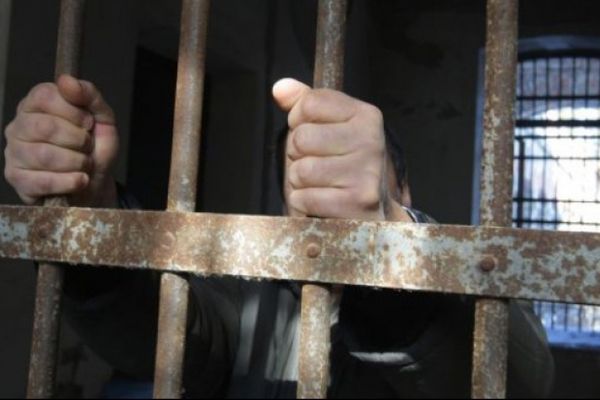 Bărbatul din Capu Campului care și-a înjunghiat soția pe motiv că bea prea mult, băgat după gratii