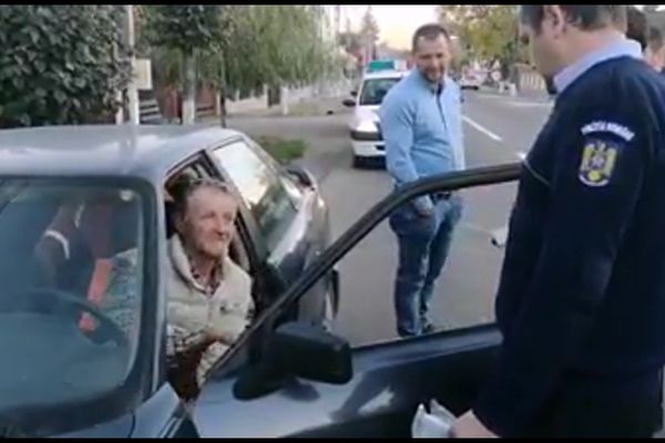 Beat şi fără permis, un bărbat din Marginea a fost blocat în trafic de poliţişti VIDEO