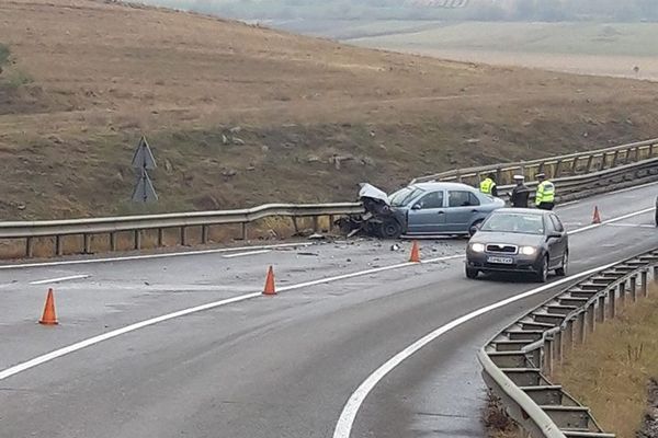 Accident cu șapte victime la Stroiești. Un șofer nu a adaptat viteza la carosabilul umed FOTO