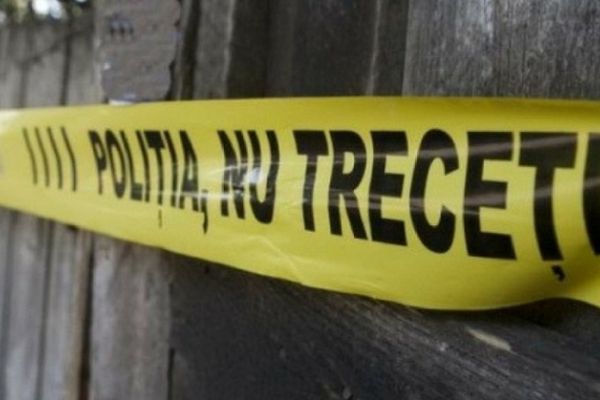 Bărbat din Bălcăuți găsit spânzurat de o grindă a casei