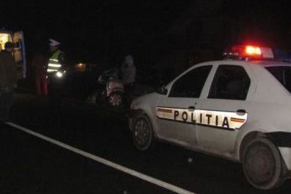 Un șofer beat a intrat cu mașina în șanț și a părăsit locul accidentului