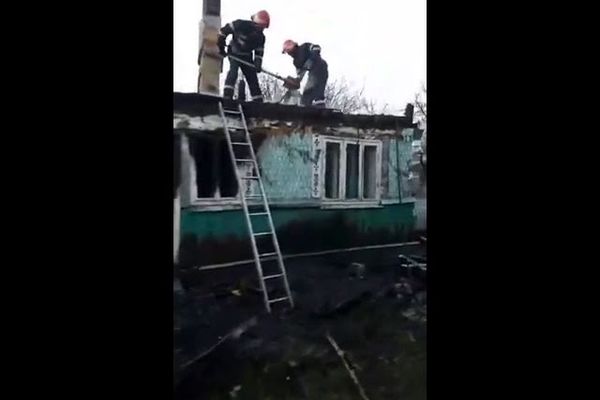 Incendiu izbucnit la o casă din cauza unui scurtcircuit, la Brădățel VIDEO