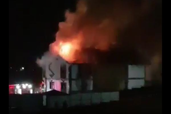 Incendiu puternic la o casă din Lisaura VIDEO