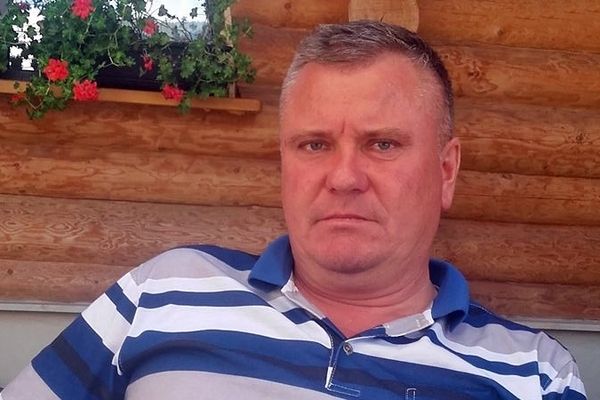 Polițistul care și-a lovit și amenințat colegii a fost trimis în judecată