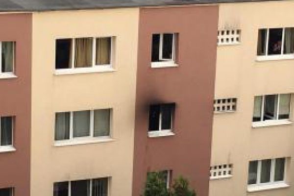Incendiu într-un apartament din municipiul Câmpulung Moldovenesc din cauza unei țigări uitată aprinsă