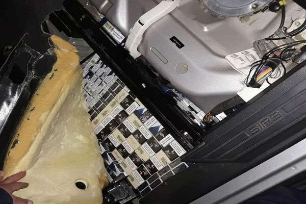 Un bărbat din județul Mehedinți a fost reținut după ce a fost prins de polițiștii suceveni cu țigări de contrabandă